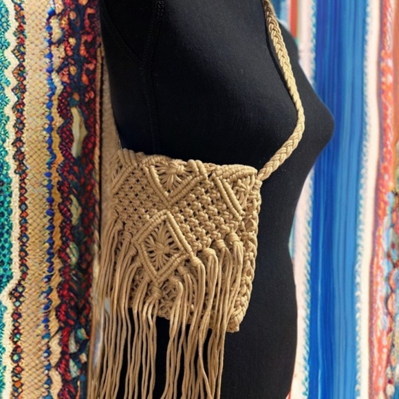 unbranded Handbags - NEW Crochet Tassle Hipster Crossbody Bag Handwoven Straw Braided Bohemian Zipper